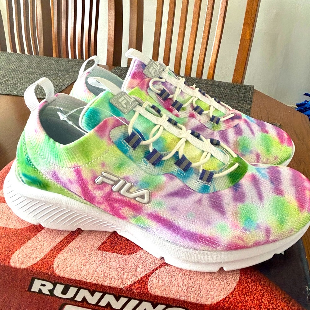 Women’s Fila Shoes Size 6 MEMORY Skyway 20 TIE DYE NIB Pink Tie Dye